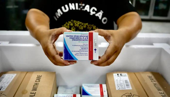  Governo começa a distribuir vacina contra vírus sincicial respiratório 